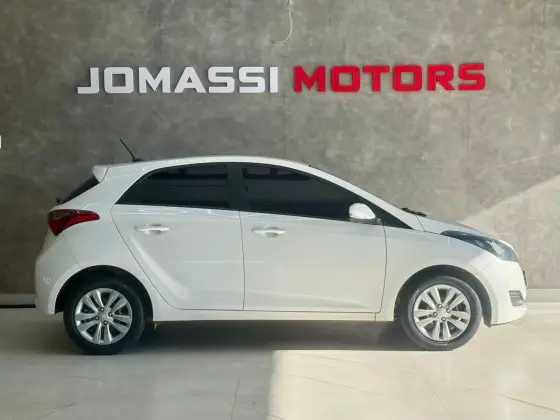 HYUNDAI HB20 1.0 COMFORT PLUS 12V FLEX 4P MANUAL