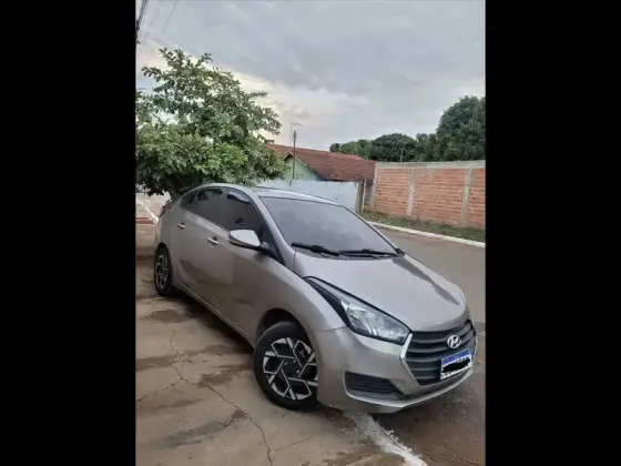 HYUNDAI HB20S 1.0 COMFORT PLUS 12V FLEX 4P MANUAL