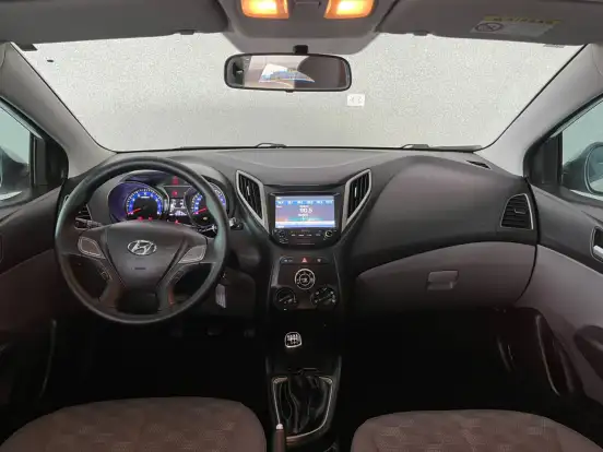 HYUNDAI-HB20S-1.6 COMFORT PLUS 16V FLEX 4P MANUAL HYUNDAI-HB20S-2018