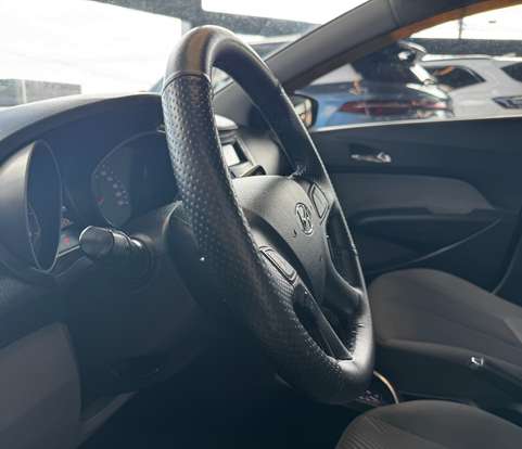 HYUNDAI-HB20S-2015