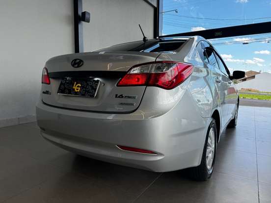 HYUNDAI-HB20S-1.6 COMFORT STYLE 16V FLEX 4P AUTOMÁTICO HYUNDAI-HB20S-2015