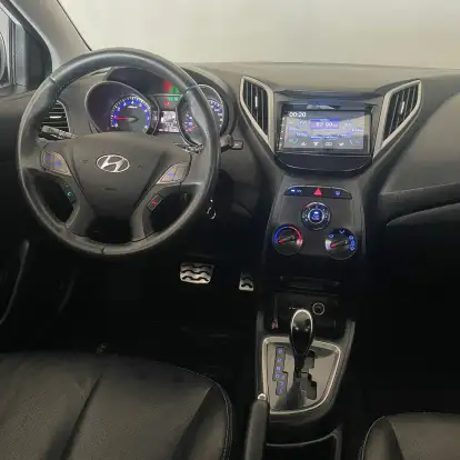 HYUNDAI-HB20X-1.6 16V STYLE FLEX 4P AUTOMÁTICO HYUNDAI-HB20X-2015