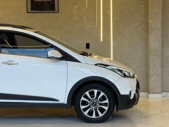 HYUNDAI-HB20X-2016