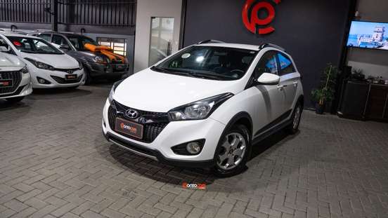 HYUNDAI-HB20X-2015