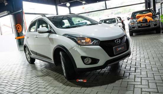HYUNDAI-HB20X-2015
