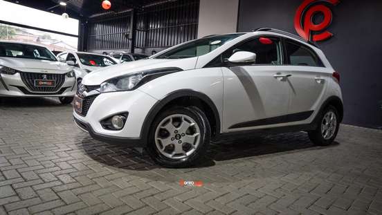 HYUNDAI-HB20X-2015