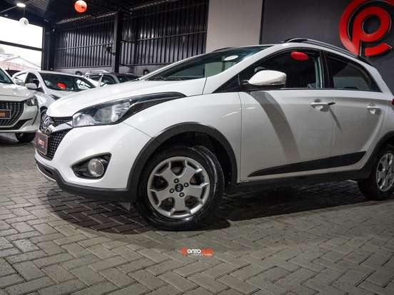 HYUNDAI-HB20X-1.6 16V STYLE FLEX 4P MANUAL HYUNDAI-HB20X-2015