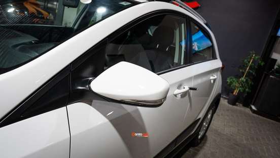 HYUNDAI-HB20X-2015