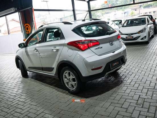 HYUNDAI-HB20X-1.6 16V STYLE FLEX 4P MANUAL HYUNDAI-HB20X-2015