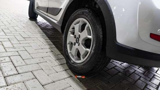 HYUNDAI-HB20X-2015