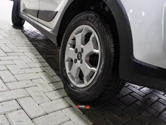 HYUNDAI-HB20X-1.6 16V STYLE FLEX 4P MANUAL HYUNDAI-HB20X-2015
