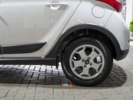 HYUNDAI-HB20X-1.6 16V STYLE FLEX 4P MANUAL HYUNDAI-HB20X-2015