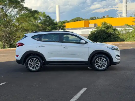HYUNDAI-TUCSON-2019