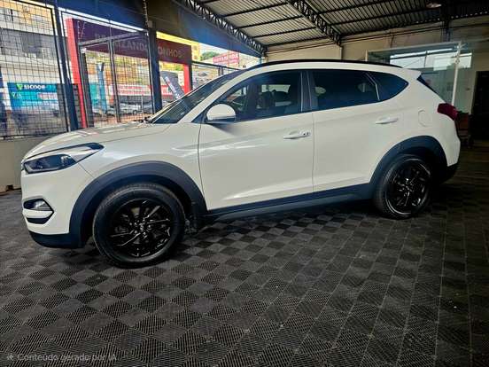 HYUNDAI-TUCSON-2021