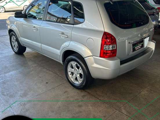 HYUNDAI-TUCSON-2.0 MPFI GLS 16V 143CV 2WD FLEX 4P AUTOMÁTICO HYUNDAI-TUCSON-2015