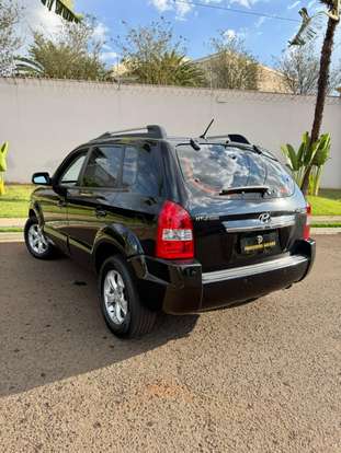 HYUNDAI-TUCSON-2012