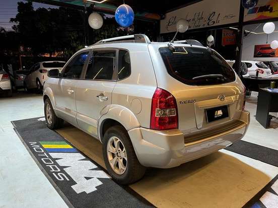 HYUNDAI-TUCSON-2.0 MPFI GLS 16V 143CV 2WD GASOLINA 4P AUTOMÁTICO HYUNDAI-TUCSON-2009