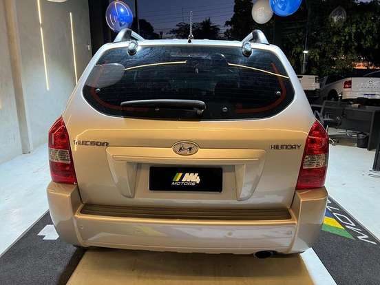 HYUNDAI-TUCSON-2.0 MPFI GLS 16V 143CV 2WD GASOLINA 4P AUTOMÁTICO HYUNDAI-TUCSON-2009