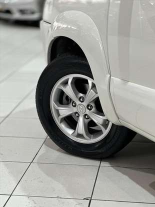 HYUNDAI-TUCSON-2.0 MPFI GLS TOP 16V 143CV 2WD FLEX 4P AUTOMÁTICO HYUNDAI-TUCSON-2015