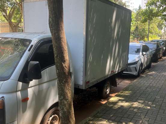 HYUNDAI-HR-2.5 LONGO SEM CAÇAMBA 4X2 16V 130CV TURBO INTERCOOLER DIESEL 2P MANUAL HYUNDAI-HR-2017