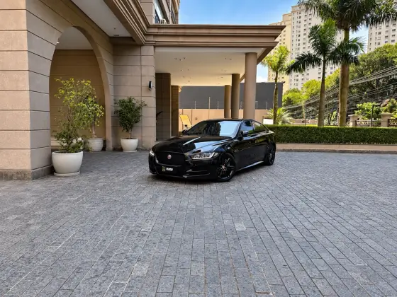 JAGUAR XE 2.0 16V INGENIUM P250 GASOLINA R-SPORT 4P AUTOMÁTICO