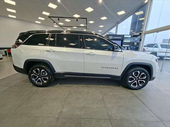 JEEP-COMMANDER-2024