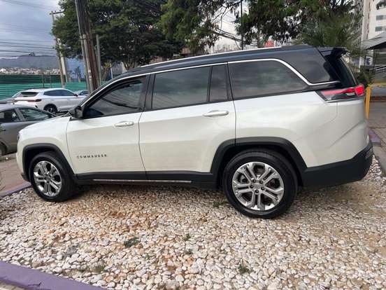 JEEP-COMMANDER-2023