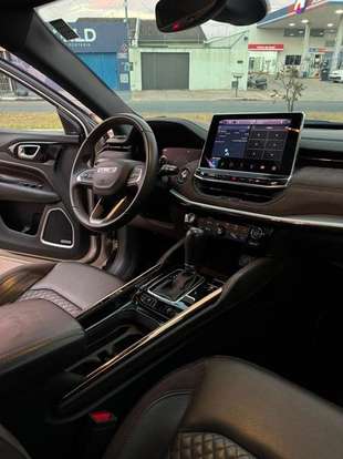 JEEP-COMMANDER-2022
