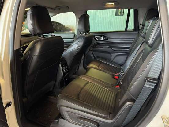 JEEP-COMMANDER-1.3 T270 TURBO FLEX LIMITED AT6 JEEP-COMMANDER-2025