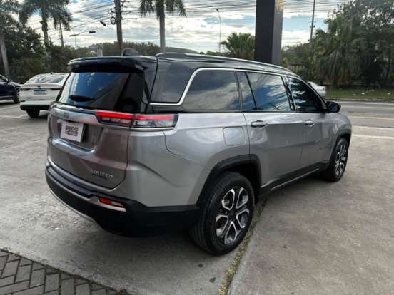 JEEP-COMMANDER-2023