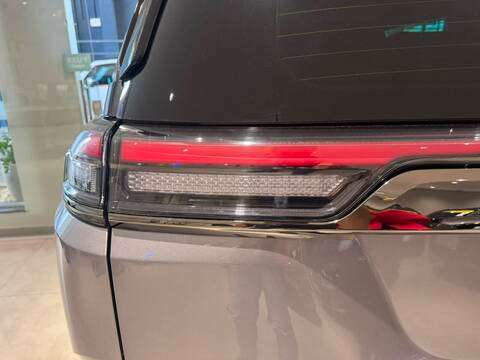 JEEP-COMMANDER-2025