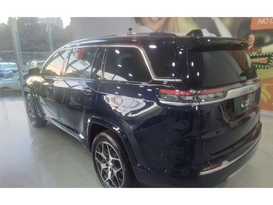 JEEP-COMMANDER-2024