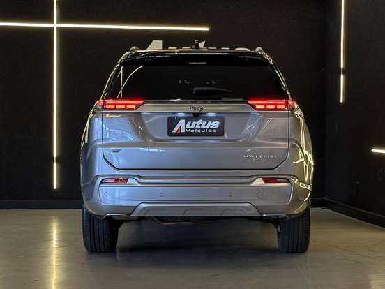 JEEP-COMMANDER-2024