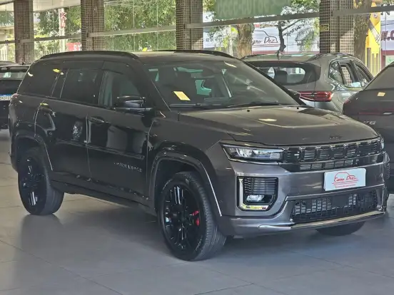 JEEP-COMMANDER-2.0 HURRICANE 4 TURBO GASOLINA BLACKHAWK AT9 JEEP-COMMANDER-2025