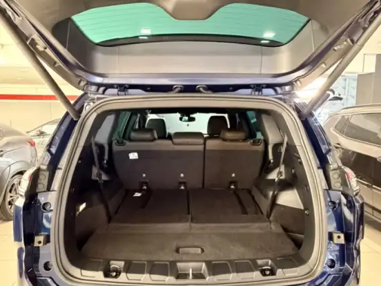 JEEP-COMMANDER-2.2 TURBO DIESEL OVERLAND AT9 JEEP-COMMANDER-2025