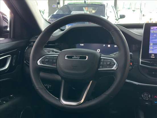 JEEP-COMMANDER-2024