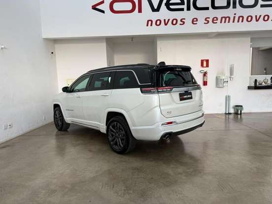 JEEP-COMMANDER-2.0 HURRICANE 4 TURBO GASOLINA OVERLAND AT9 JEEP-COMMANDER-2025