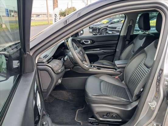 JEEP-COMMANDER-2024