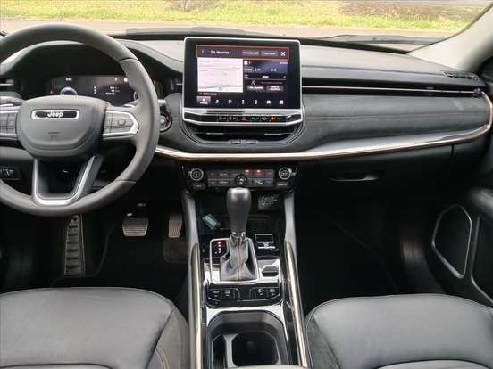 JEEP-COMMANDER-2024