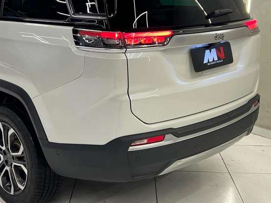 JEEP-COMMANDER-2024