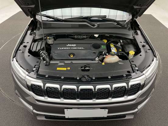 JEEP-COMMANDER-2022
