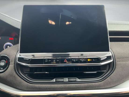 JEEP-COMMANDER-2022