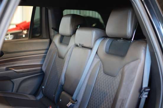 JEEP-COMMANDER-2022