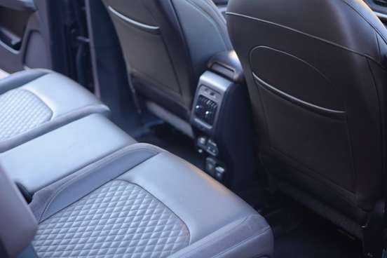 JEEP-COMMANDER-2022