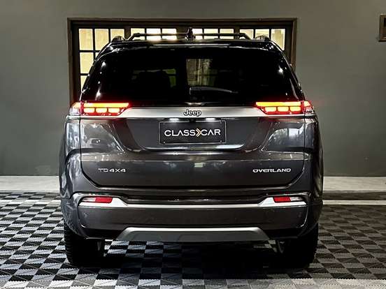 JEEP-COMMANDER-2022