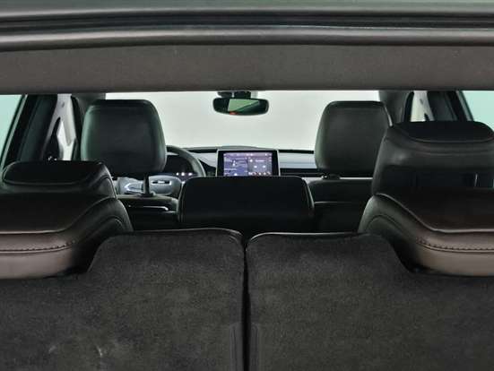 JEEP-COMMANDER-2024