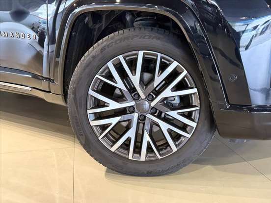 JEEP-COMMANDER-2025