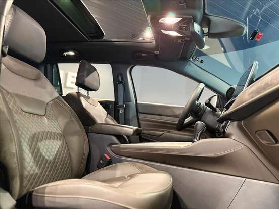 JEEP-COMMANDER-2025