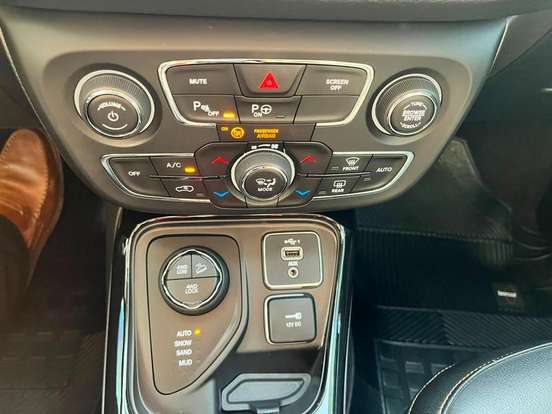 JEEP-COMPASS-2.0 16V DIESEL LIMITED 4X4 AUTOMÁTICO JEEP-COMPASS-2020
