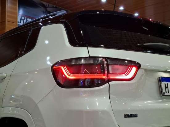JEEP-COMPASS-2.0 HURRICANE 4 TURBO GASOLINA BLACKHAWK AT9 JEEP-COMPASS-2024